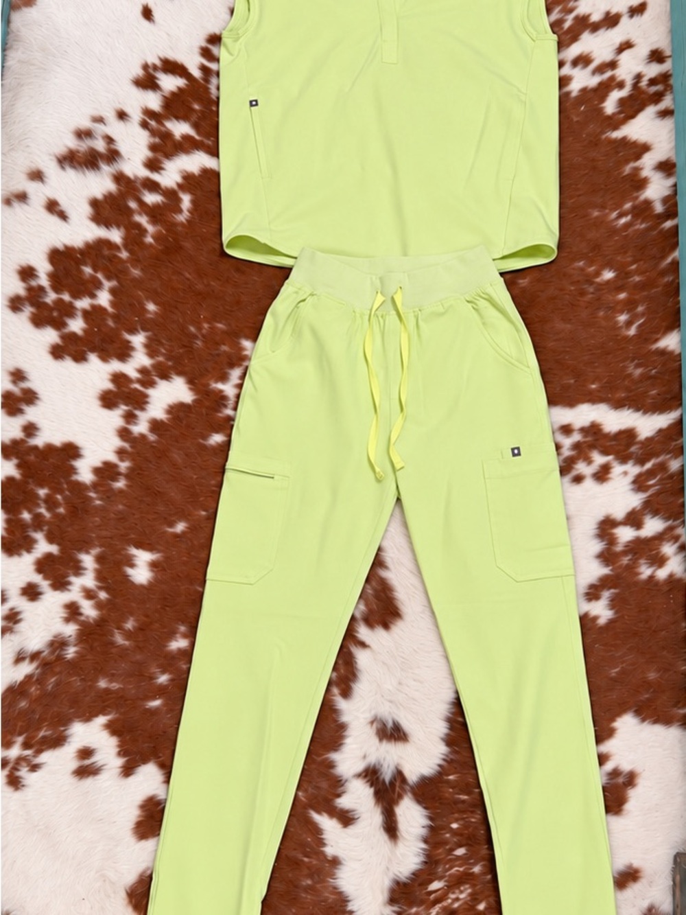 FIGS Limeade Scrub Set XXS Top XS/T Yola Pants NWT